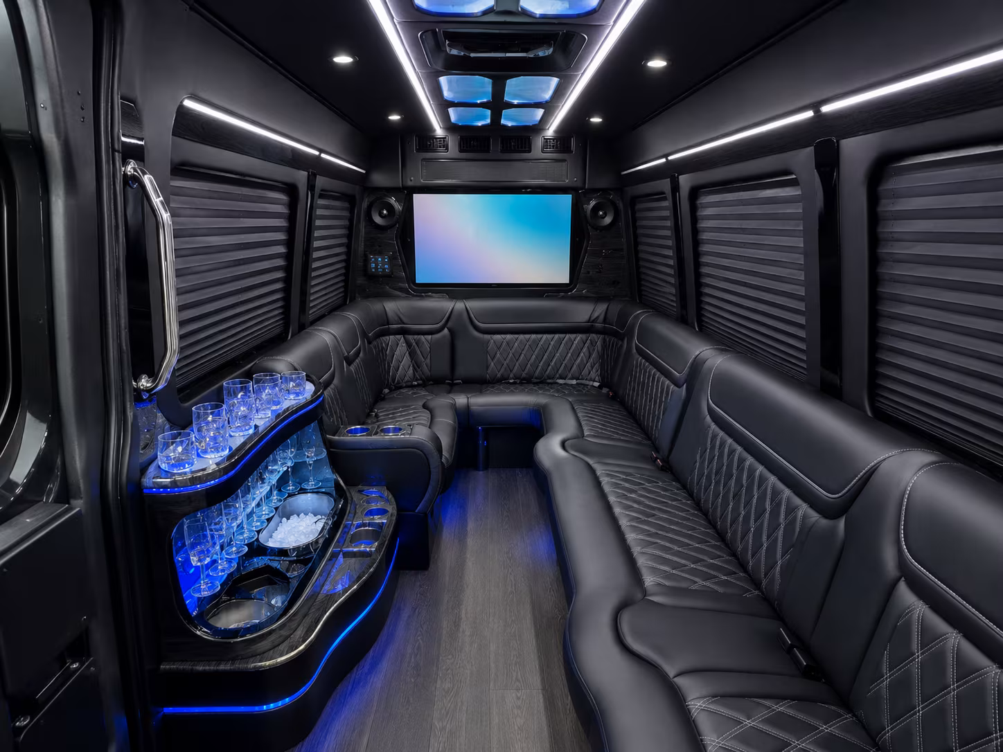 finding a bus for waco day trips and baylor game days is easy with cedarparkcharterbuscompany com