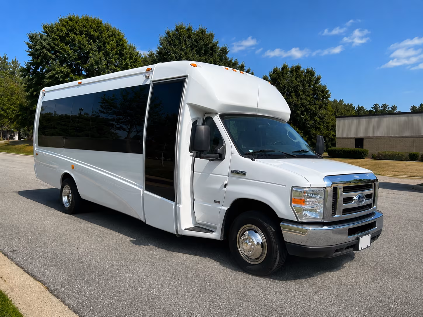 rehearsal dinner shuttles to lake travis marinas and waterfront restaurants